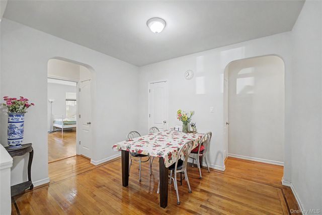 69-11 Yellowstone Boulevard A4, Forest Hills, NY 11375