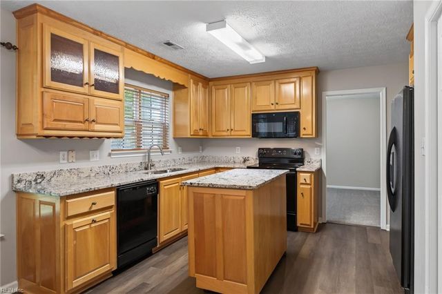 309 Roberta DR, Hampton, VA 23666