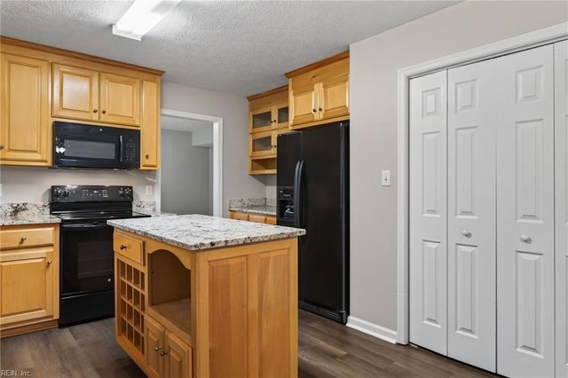 309 Roberta DR, Hampton, VA 23666