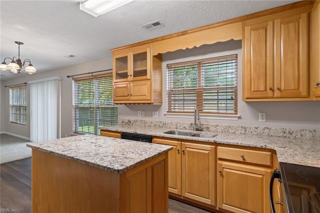 309 Roberta DR, Hampton, VA 23666