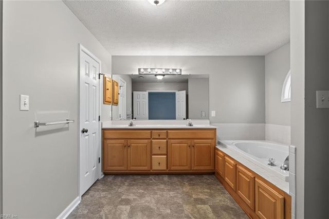 309 Roberta DR, Hampton, VA 23666