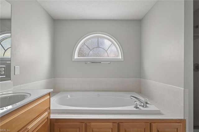 309 Roberta DR, Hampton, VA 23666