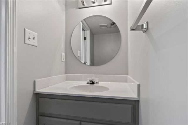 309 Roberta DR, Hampton, VA 23666