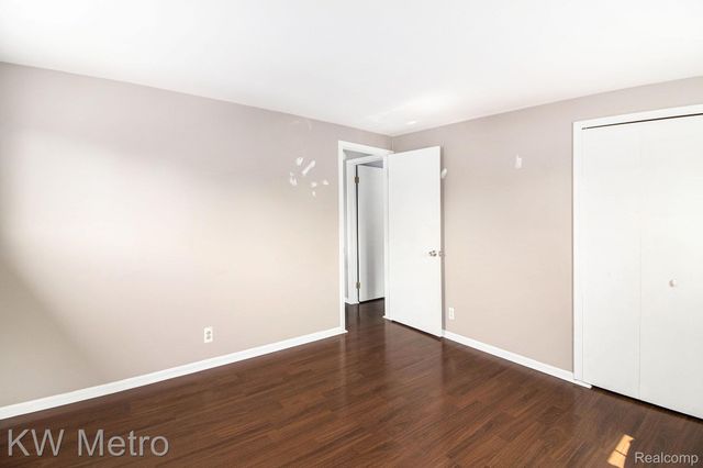 22948 Lingemann Street, St. Clair Shores, MI 48080