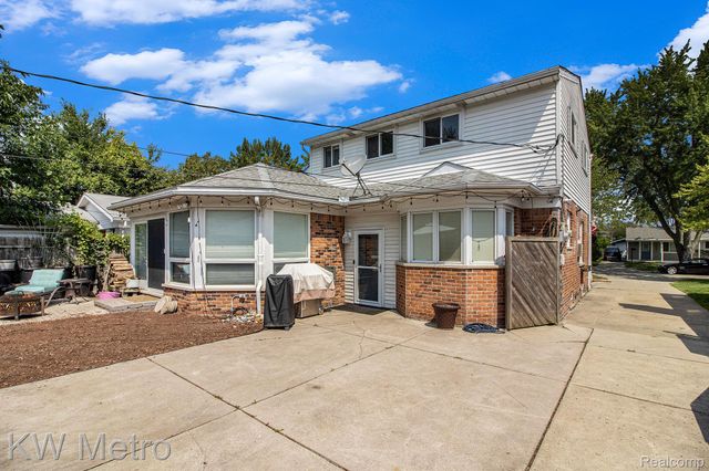 22948 Lingemann Street, St. Clair Shores, MI 48080