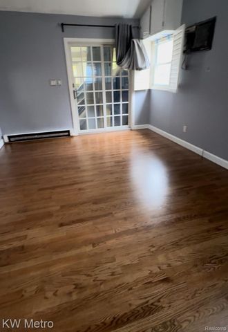 22948 Lingemann Street, St. Clair Shores, MI 48080