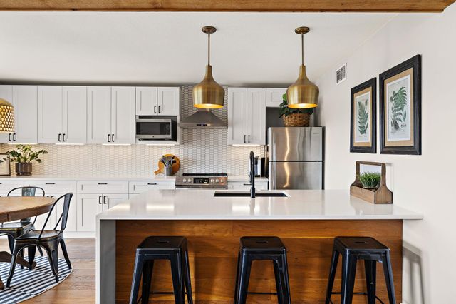 305 Venture BLVD S, Lago Vista, TX 78645