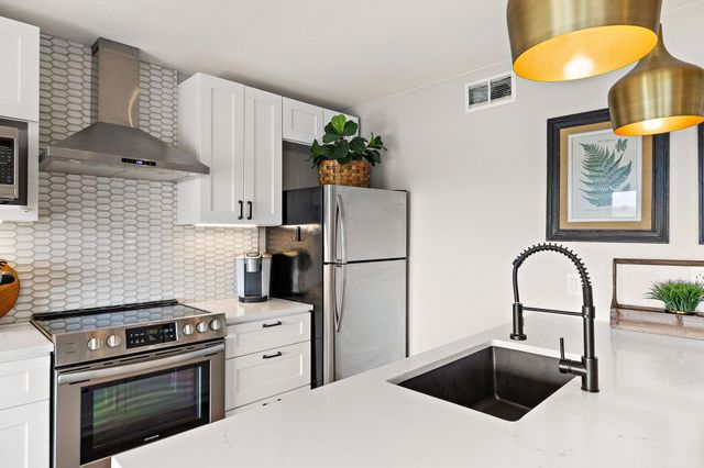 305 Venture BLVD S, Lago Vista, TX 78645