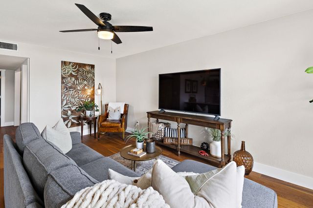 305 Venture BLVD S, Lago Vista, TX 78645