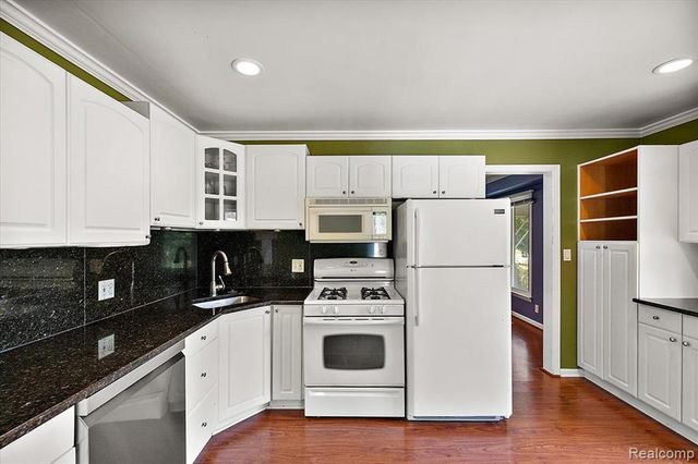 555 Donald Avenue, Clawson, MI 48017