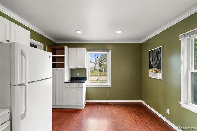 555 Donald Avenue, Clawson, MI 48017