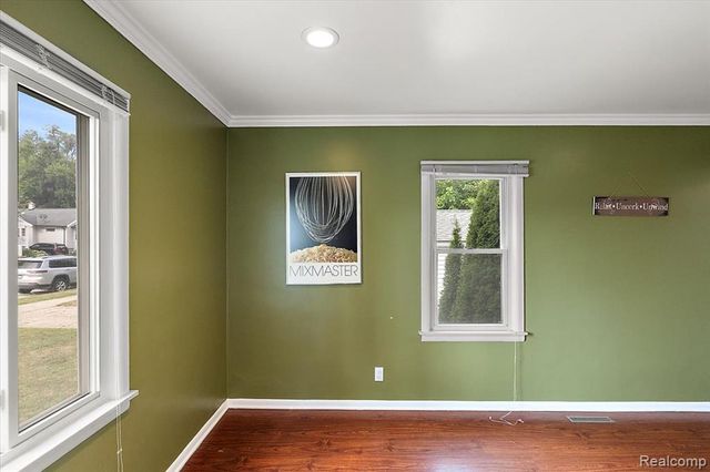 555 Donald Avenue, Clawson, MI 48017