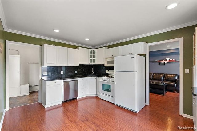 555 Donald Avenue, Clawson, MI 48017