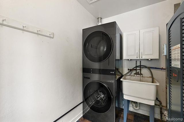 555 Donald Avenue, Clawson, MI 48017