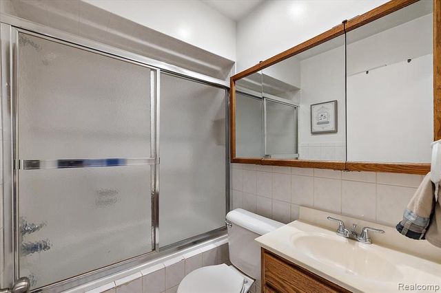 555 Donald Avenue, Clawson, MI 48017