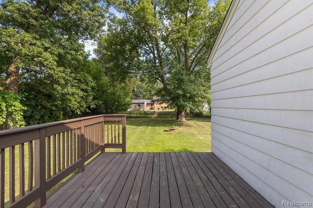 555 Donald Avenue, Clawson, MI 48017