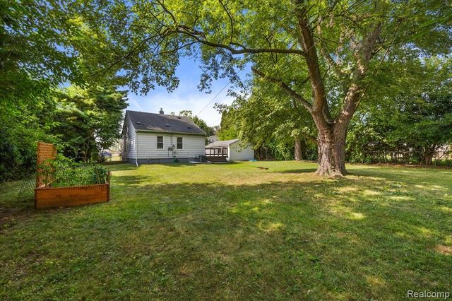 555 Donald Avenue, Clawson, MI 48017