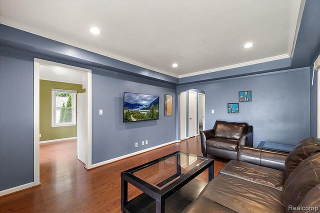 555 Donald Avenue, Clawson, MI 48017
