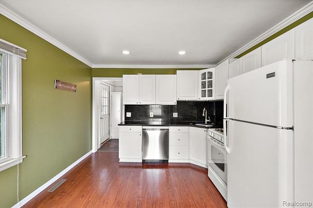 555 Donald Avenue, Clawson, MI 48017