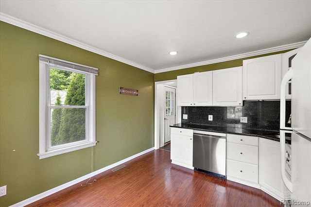 555 Donald Avenue, Clawson, MI 48017