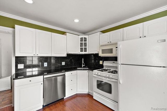 555 Donald Avenue, Clawson, MI 48017