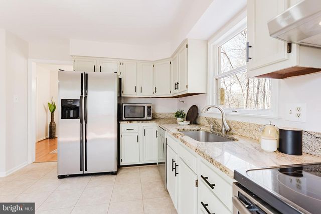 5802 SILCHESTER ST, Burke, VA 22015