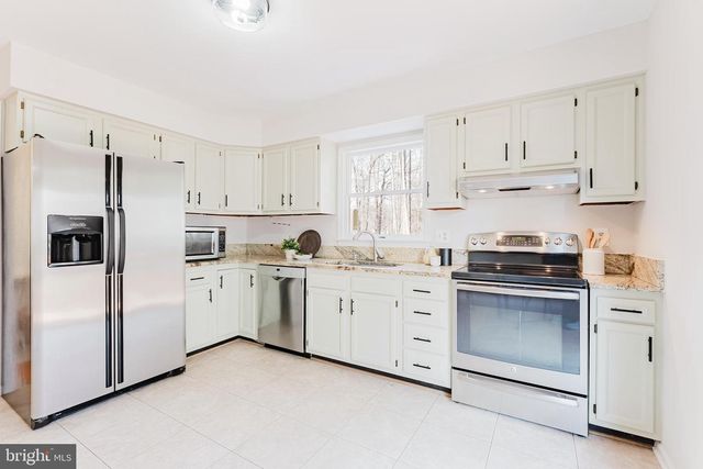 5802 SILCHESTER ST, Burke, VA 22015