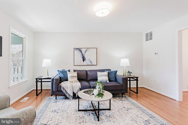 5802 SILCHESTER ST, Burke, VA 22015