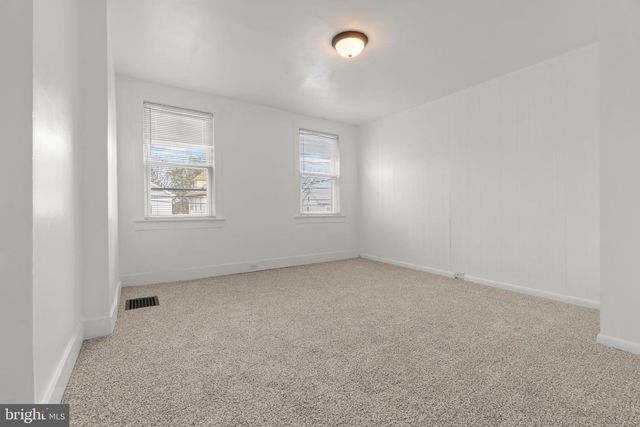 221 BROADWAY, Westville, NJ 08093