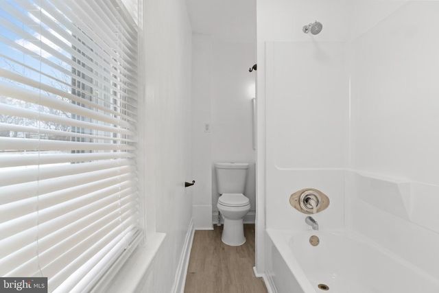 221 BROADWAY, Westville, NJ 08093