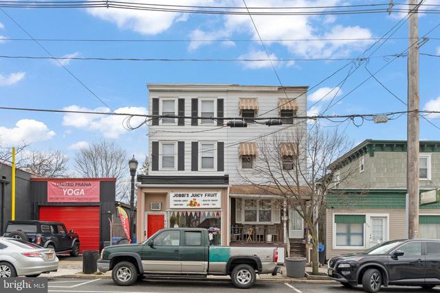 221 BROADWAY, Westville, NJ 08093