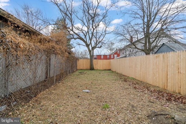 221 BROADWAY, Westville, NJ 08093