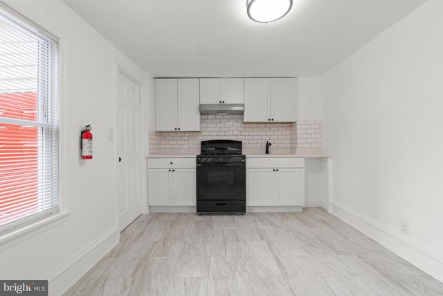 221 BROADWAY, Westville, NJ 08093