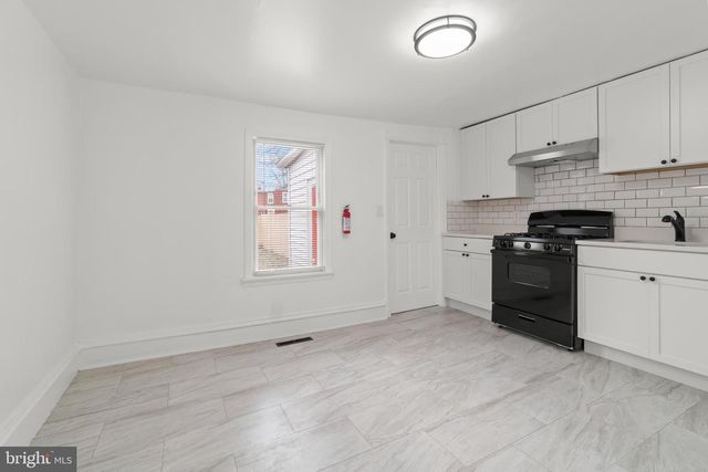 221 BROADWAY, Westville, NJ 08093