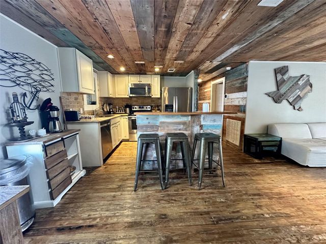 4003 Panola Drive, Galveston, TX 77554