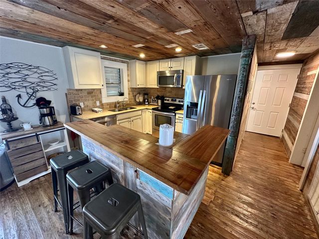 4003 Panola Drive, Galveston, TX 77554