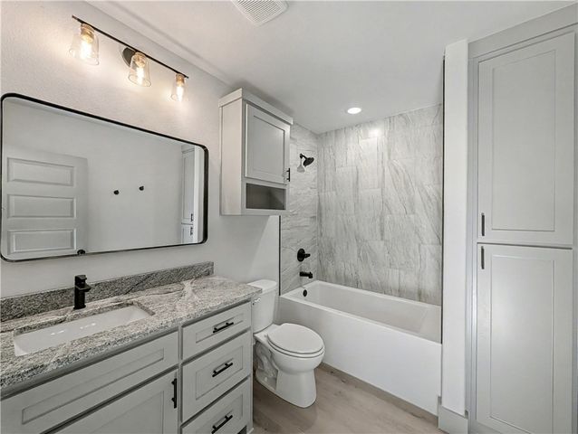 81 Selkirk Drive, Bella Vista, AR 72715