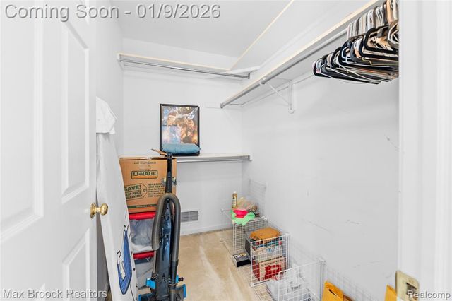 41450 Mission Lane, Novi, MI 48375