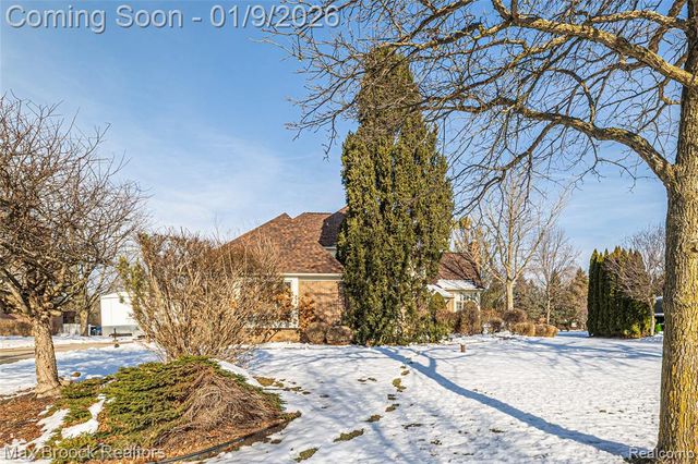 41450 Mission Lane, Novi, MI 48375