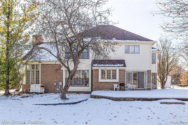 41450 Mission Lane, Novi, MI 48375