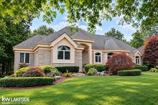 8804 Tournament Drive, Washington Twp, MI 48094