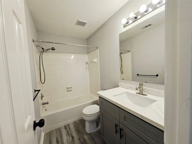 9026 Eaglecove Drive, Houston, TX 77064