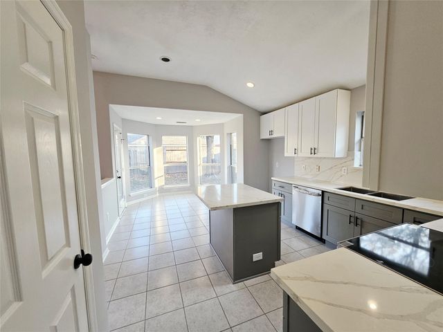 9026 Eaglecove Drive, Houston, TX 77064