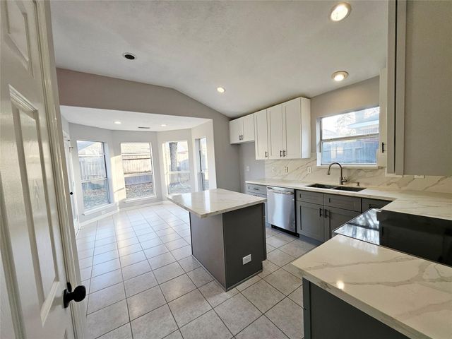 9026 Eaglecove Drive, Houston, TX 77064