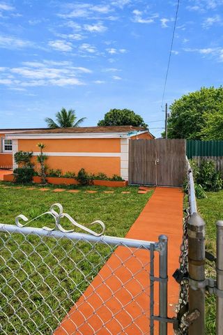 18010 NW 8th Pl, Miami Gardens, FL 33169