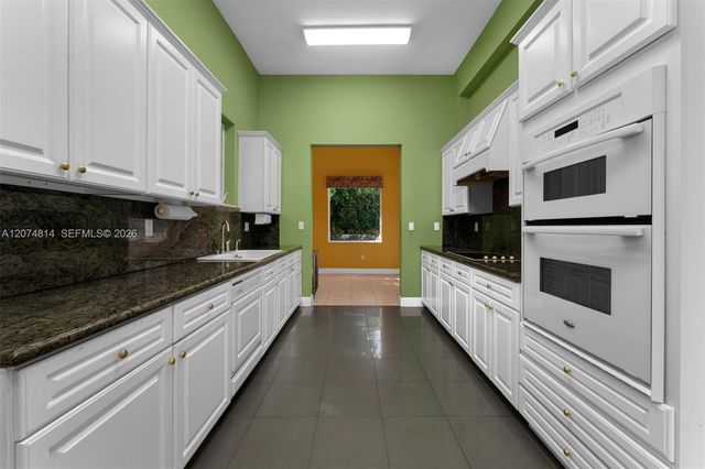 501 Bay Lane, Key Biscayne, FL 33149