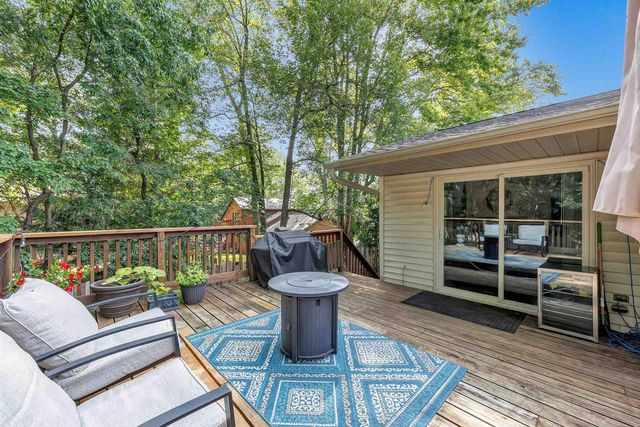 2526 DUNBAR LANE, Green Bay, WI 54304