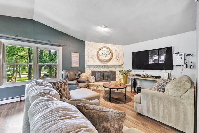 2526 DUNBAR LANE, Green Bay, WI 54304