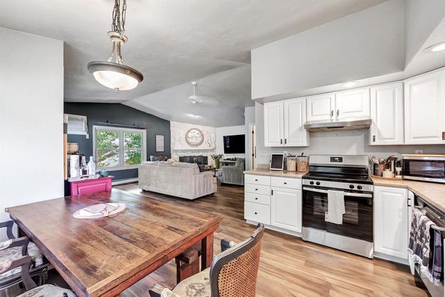 2526 DUNBAR LANE, Green Bay, WI 54304