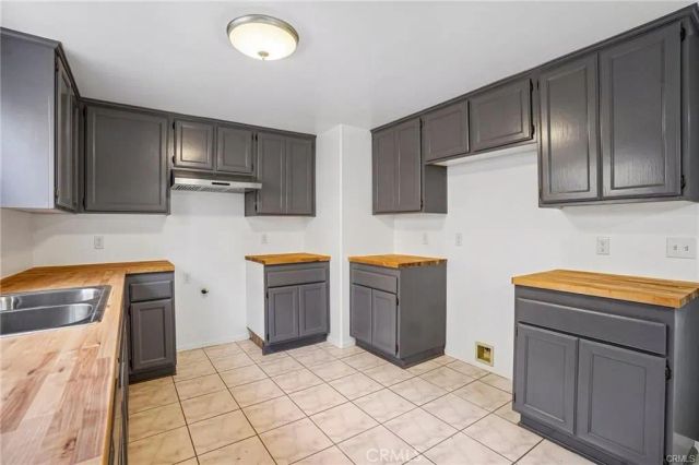 1503 W Adams, Los Angeles, CA 90007